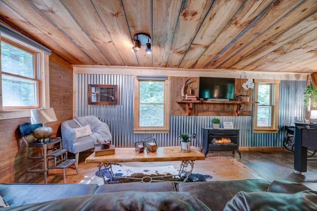 Bear Den Bungalow With Hot Tub Near Blue Ridge And Ellijay Exteriör bild