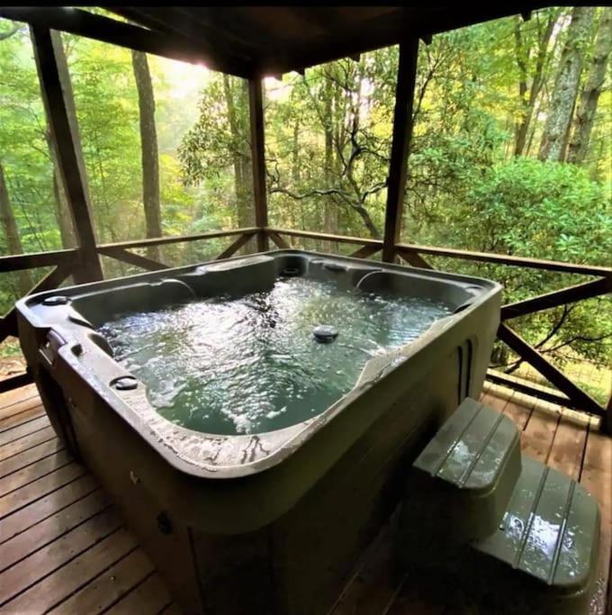 Bear Den Bungalow With Hot Tub Near Blue Ridge And Ellijay Exteriör bild