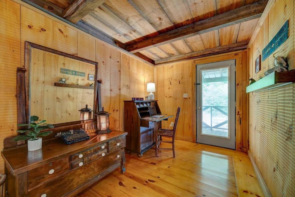 Bear Den Bungalow With Hot Tub Near Blue Ridge And Ellijay Exteriör bild