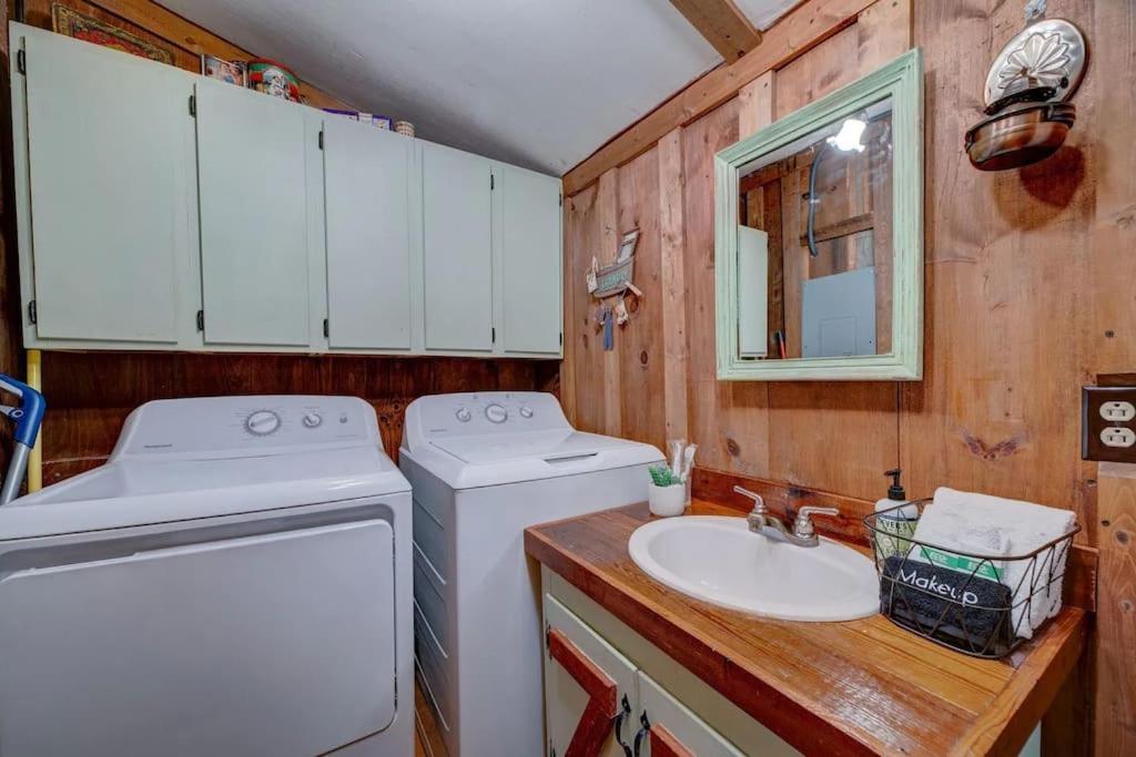 Bear Den Bungalow With Hot Tub Near Blue Ridge And Ellijay Exteriör bild