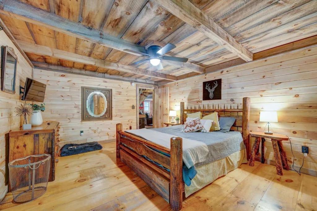 Bear Den Bungalow With Hot Tub Near Blue Ridge And Ellijay Exteriör bild